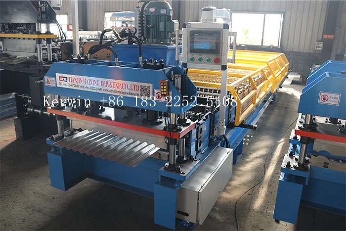 Corrugated roll forming machine