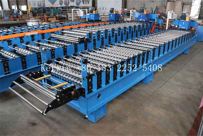 Corrugated sheet roll forming machine