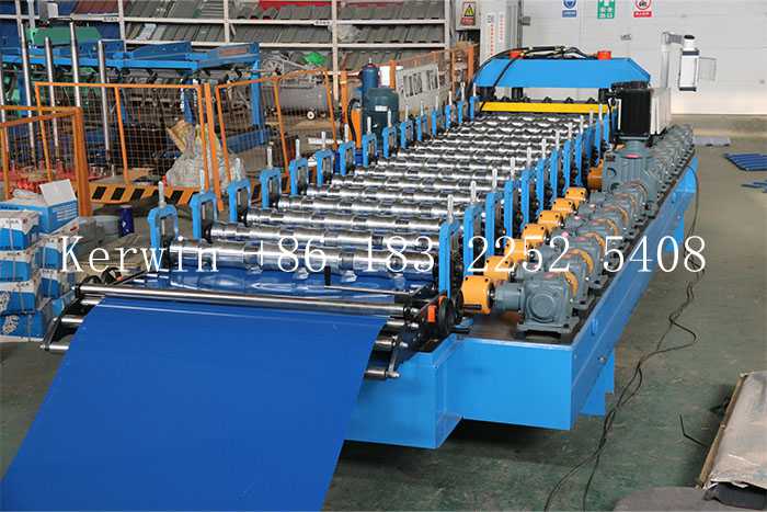 Glazed tile making machine