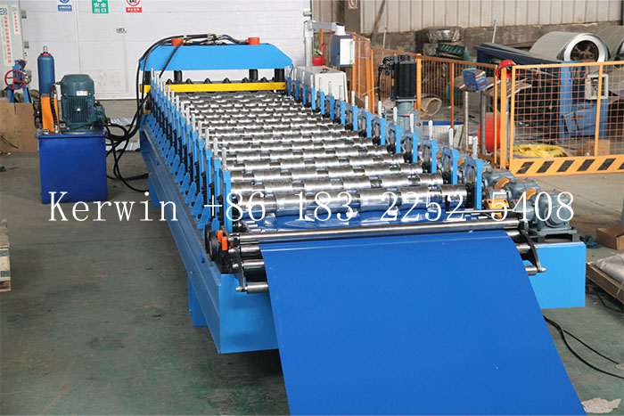 Glazed tile making machine