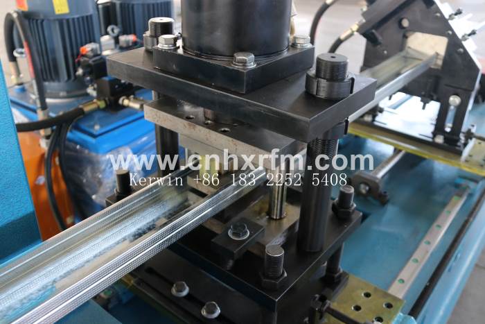 M&aacute;quina perfiladeira de perfill c