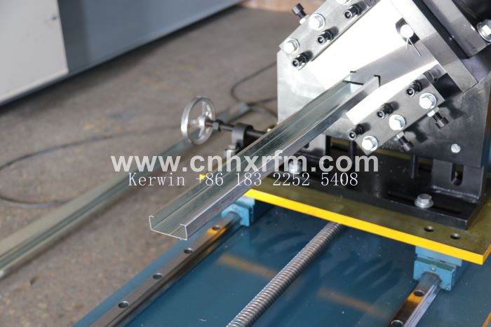 M&aacute;quina para perfiles C