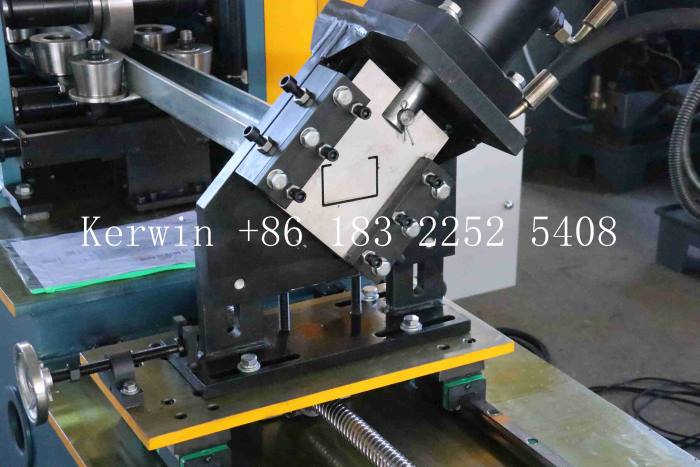 M&aacute;quina para fabricar perfiles de acero en c