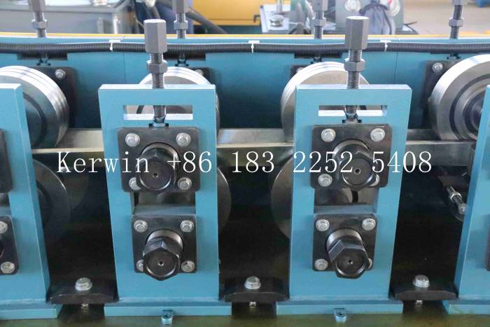 M&aacute;quina para fabricar perfiles de acero en c