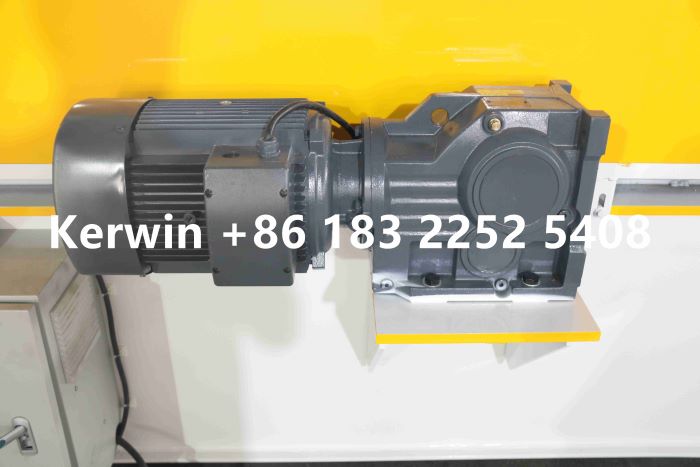 M&aacute;quina confommadora de perfiles C y U