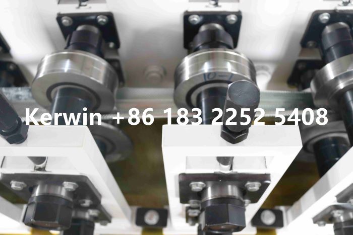 M&aacute;quina confommadora de perfiles C y U