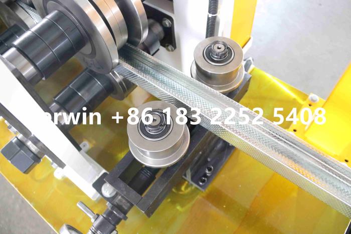 M&aacute;quina confommadora de perfiles C y U