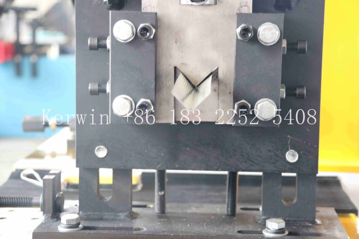 M&aacute;quina de &aacute;ngulo L 