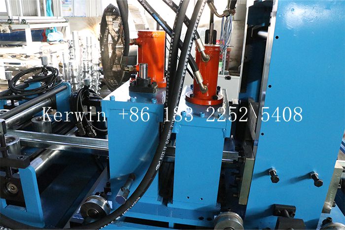 M&aacute;quina formadora de rollos de correas C