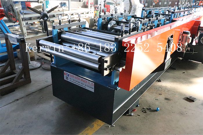 M&aacute;quina formadora de rollos de correas C