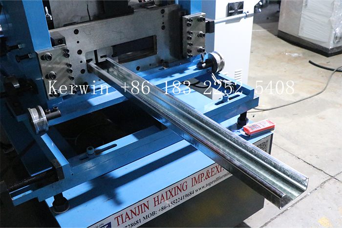 M&aacute;quina formadora de rollos de correas C