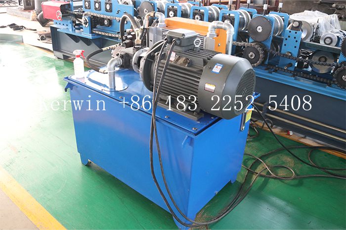 Perfiladora Autom&aacute;tica de perfiles CZ