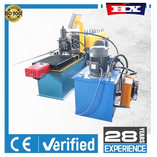 Máquina para hacer angulos de carton