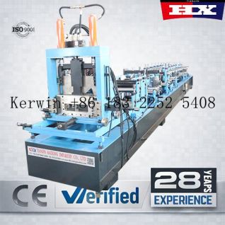 Máquina para la producción de correas tipo C